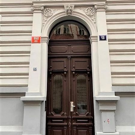Side Street Apartments براغ المظهر الخارجي الصورة