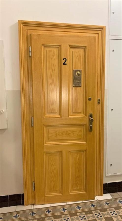Side Street Apartments براغ المظهر الخارجي الصورة