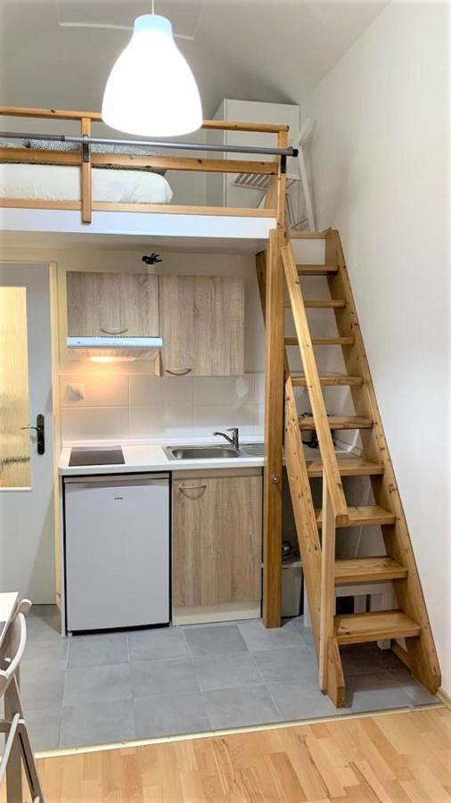 Side Street Apartments براغ المظهر الخارجي الصورة