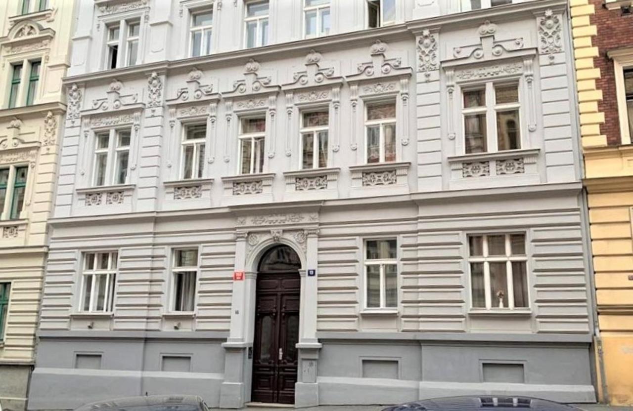 Side Street Apartments براغ المظهر الخارجي الصورة