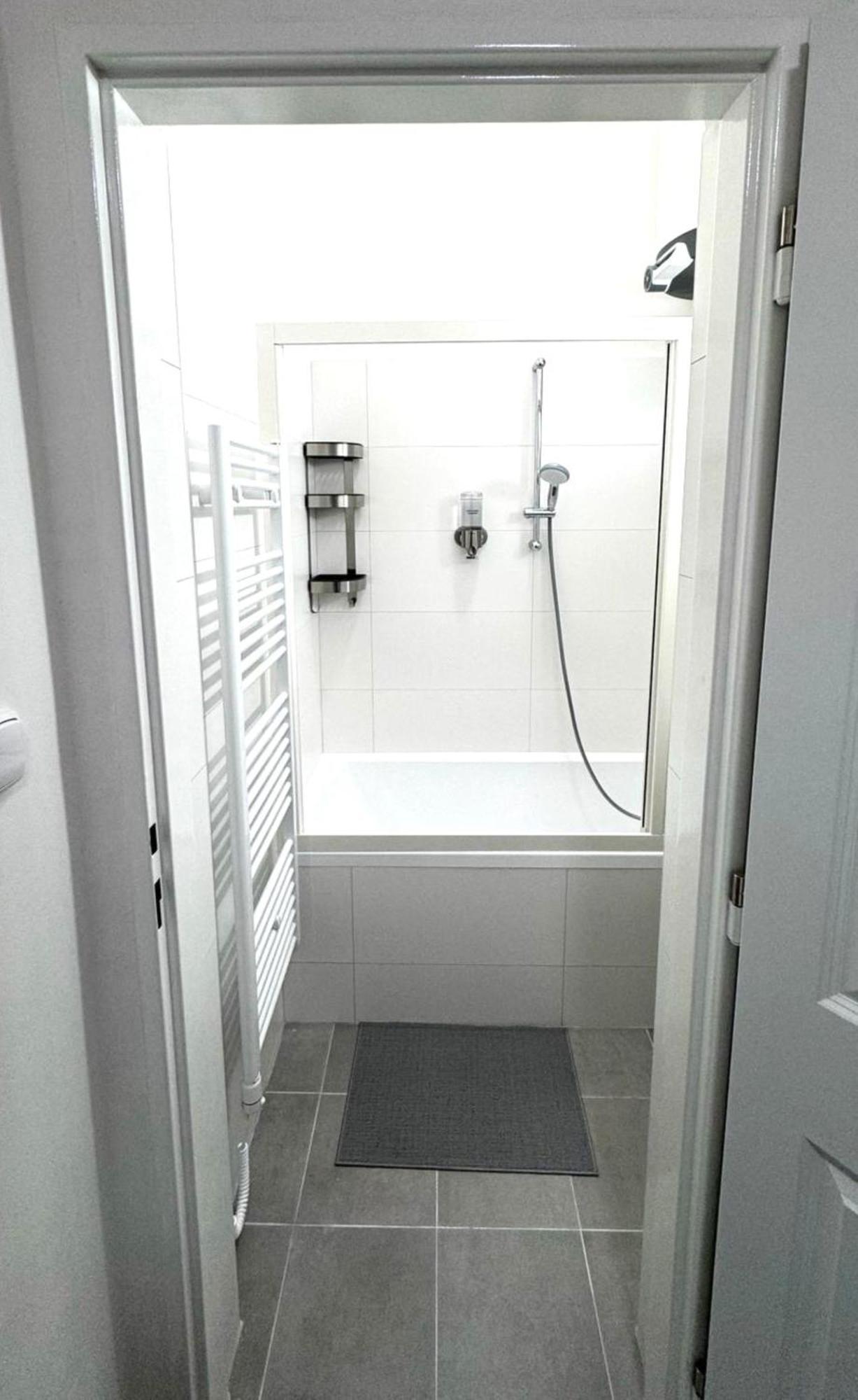 Side Street Apartments براغ المظهر الخارجي الصورة