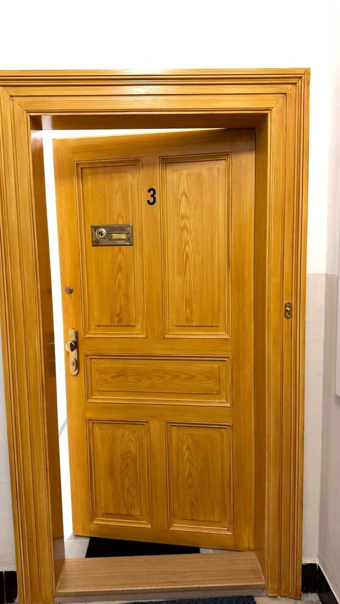 Side Street Apartments براغ المظهر الخارجي الصورة