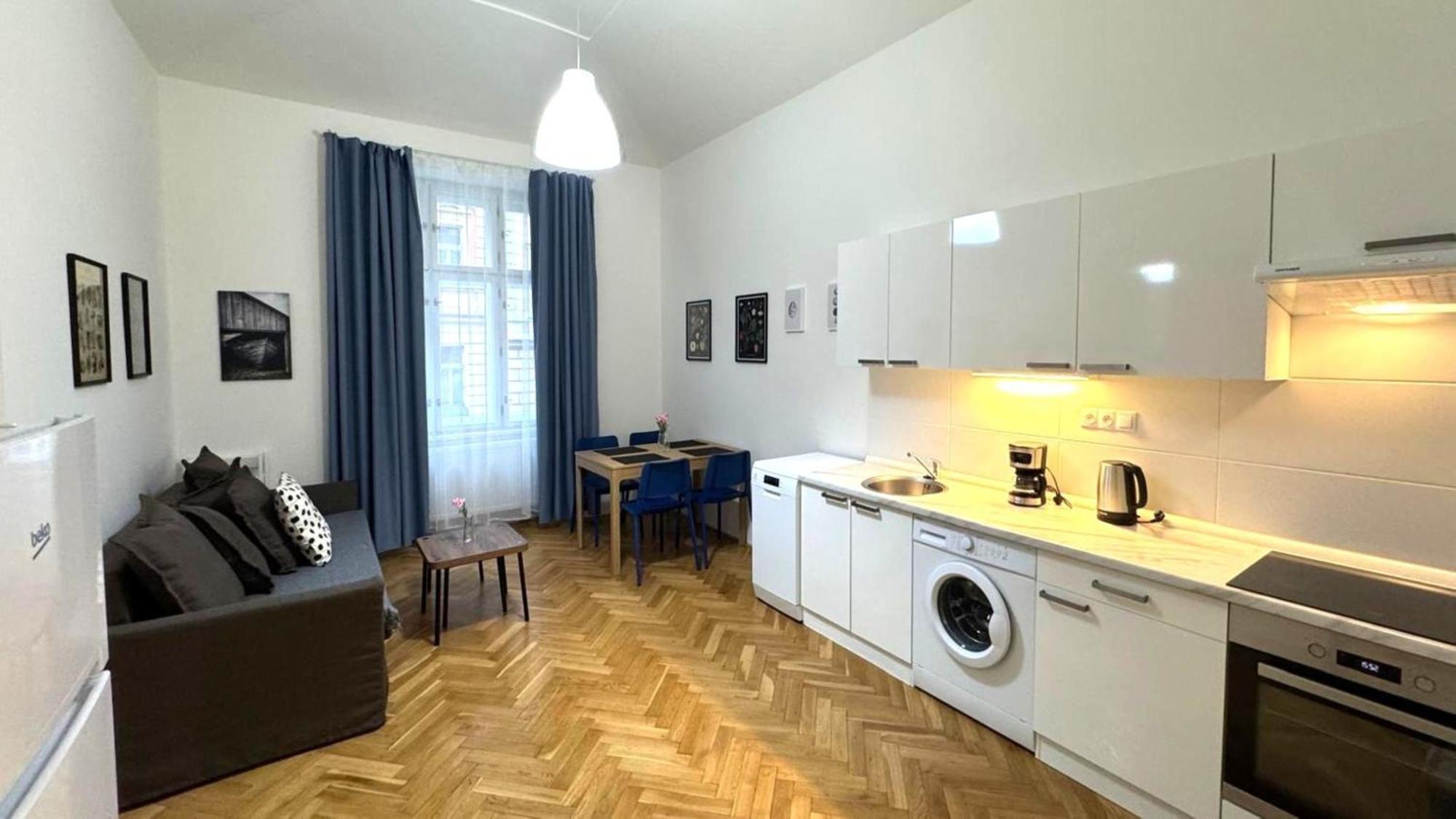 Side Street Apartments براغ المظهر الخارجي الصورة