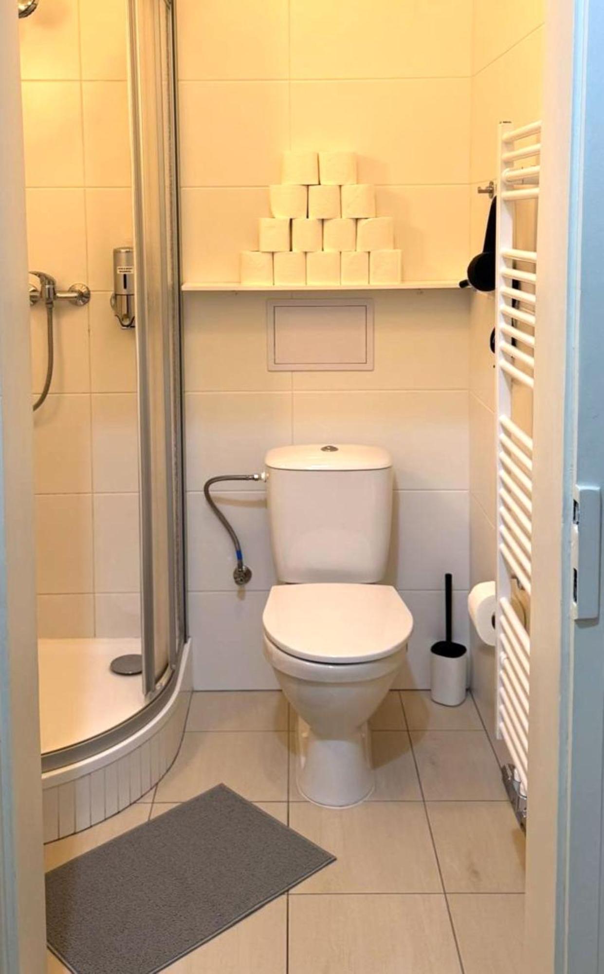 Side Street Apartments براغ المظهر الخارجي الصورة