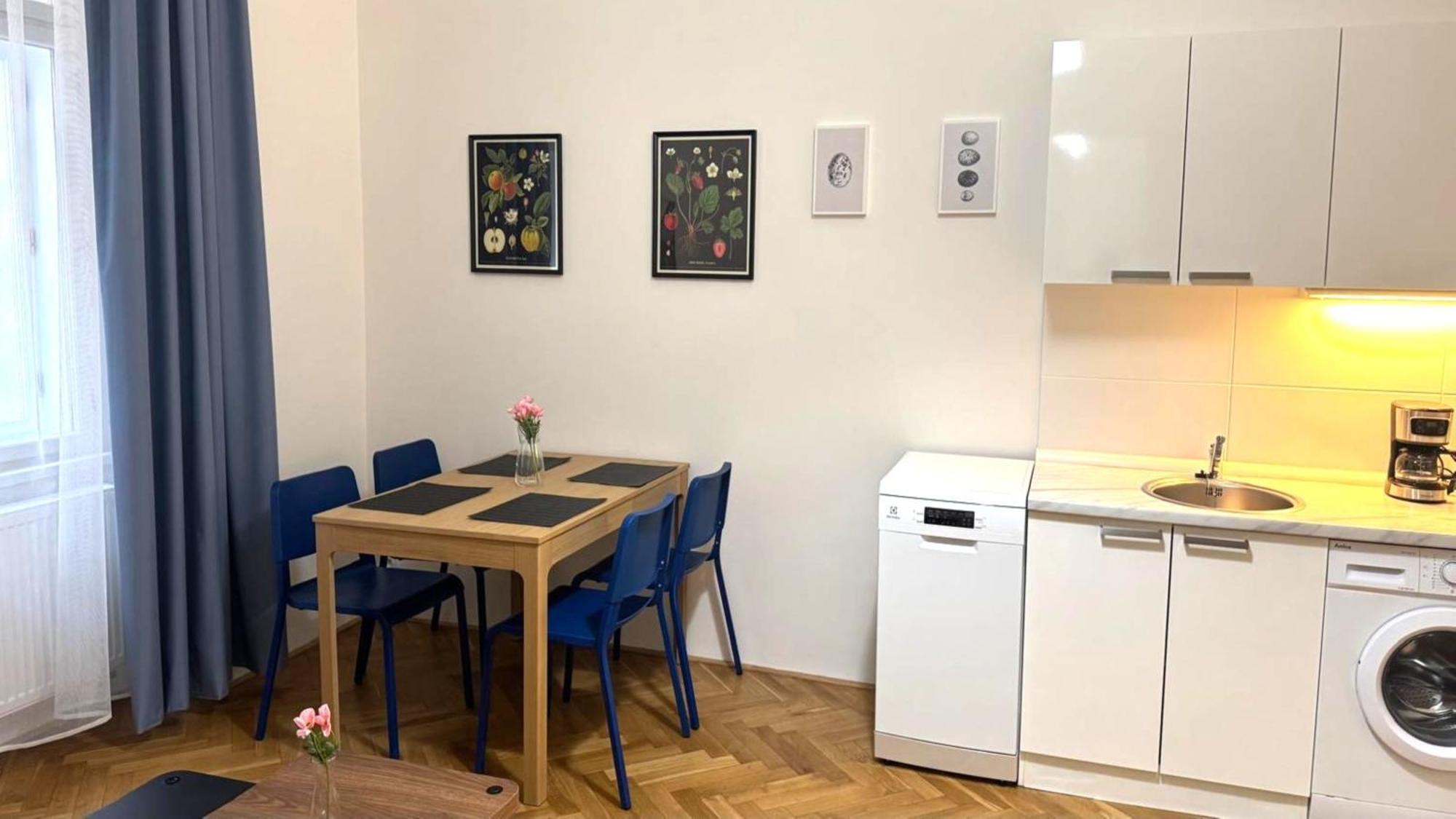 Side Street Apartments براغ المظهر الخارجي الصورة