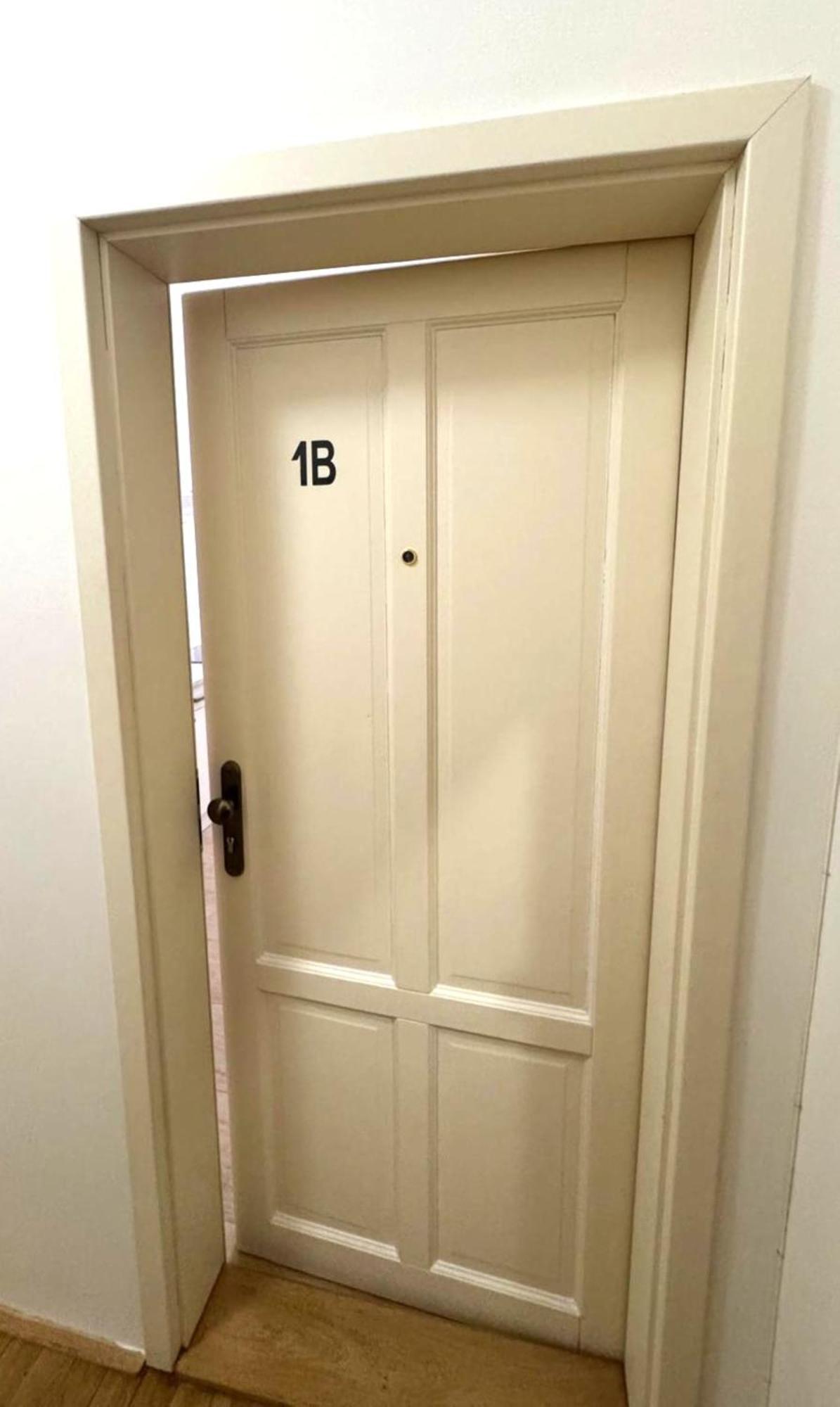 Side Street Apartments براغ المظهر الخارجي الصورة
