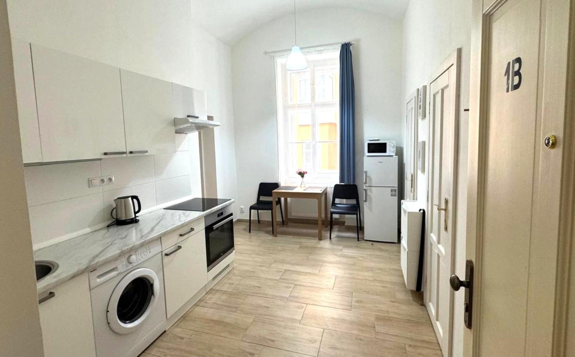 Side Street Apartments براغ الغرفة الصورة