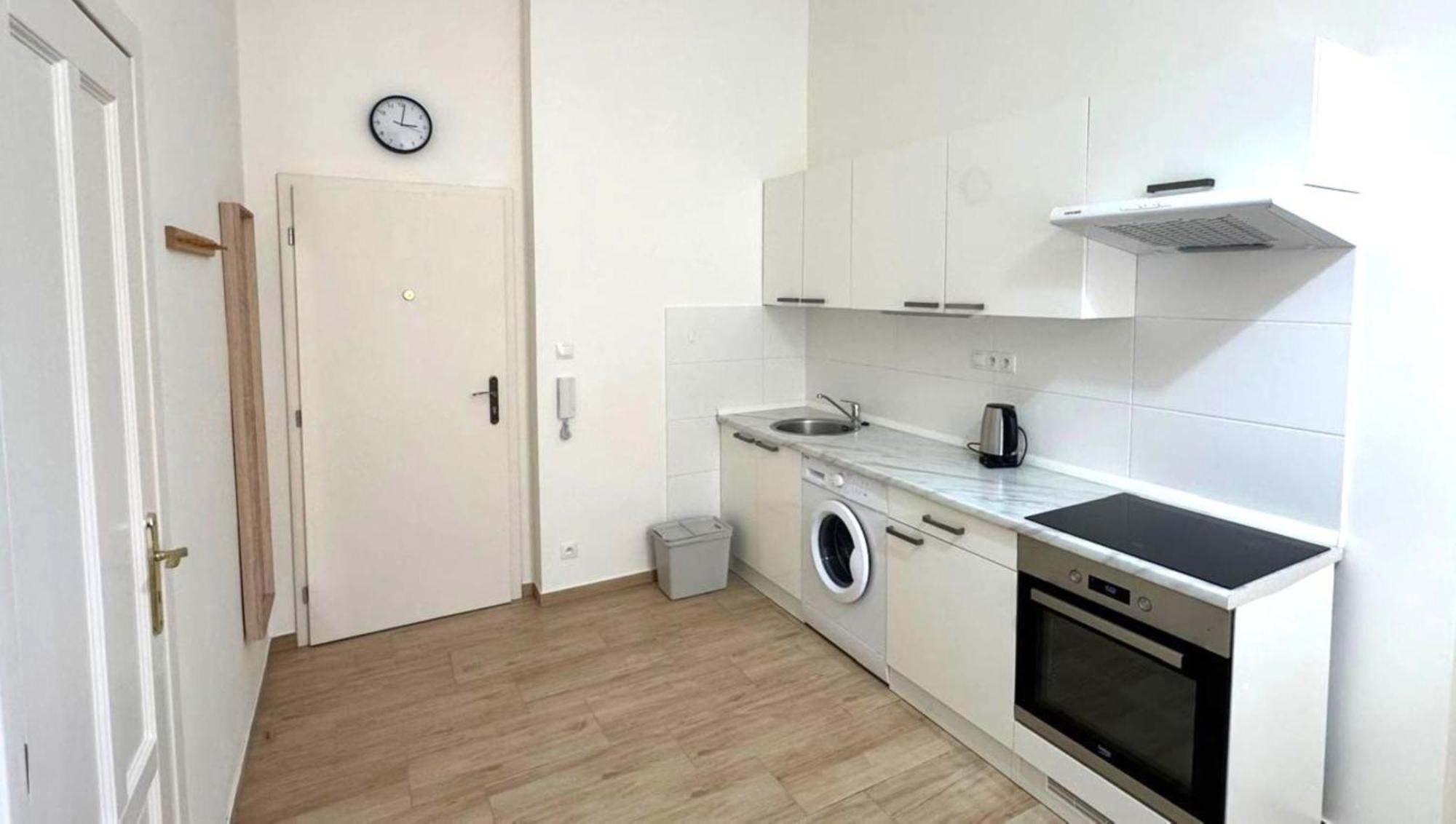 Side Street Apartments براغ المظهر الخارجي الصورة